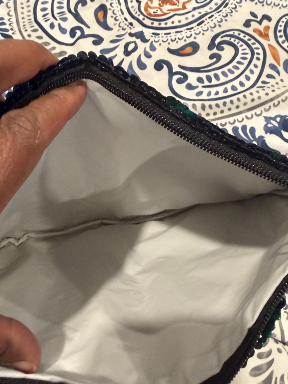 Sequin Reversible Wristlet Clutch - Black & Green - Picture 4 of 5